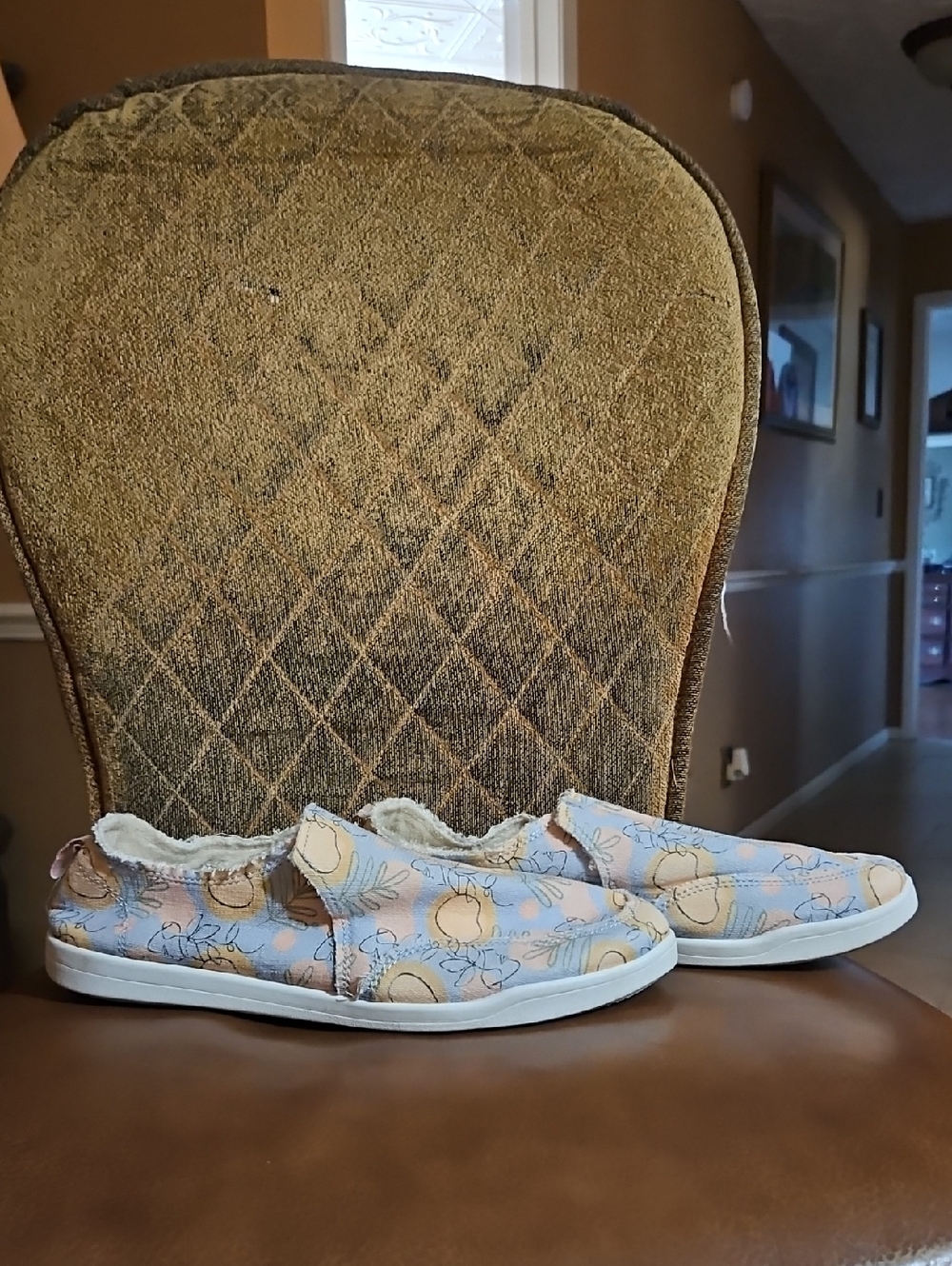 Vionic Beach Malibu Blue Pink Tan Floral Peach Fruit Slip On Sneakers Loafers
